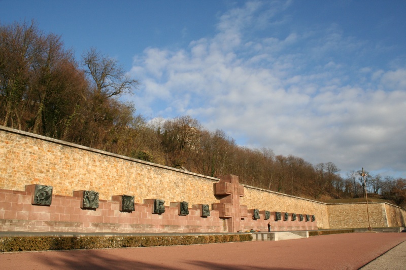 Fichier:Mémorial de la France Combattante, Le Mont-Valérien - Suresnes - France - 2005.jpg